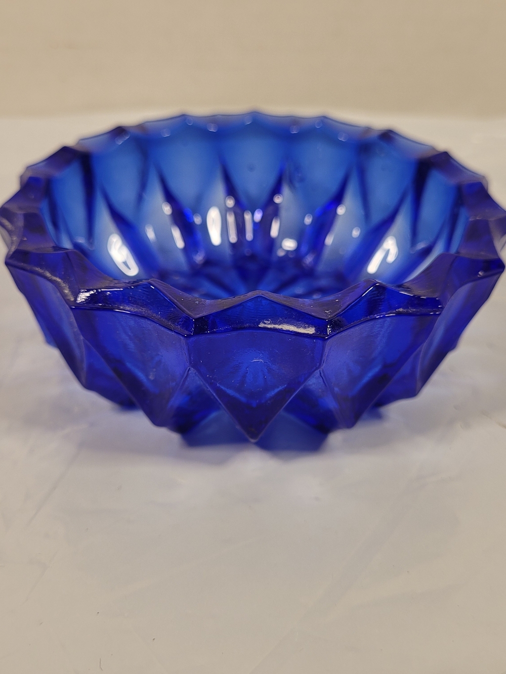 Vintage 4 1/2” Round Cobalt Blue Pressed Glass Bowl Star Burst Design  (U)
